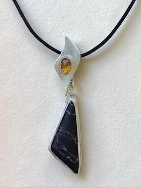 Vintage Large Sterling Silver Modernist Petrified Wood & Amber Pendant Necklace